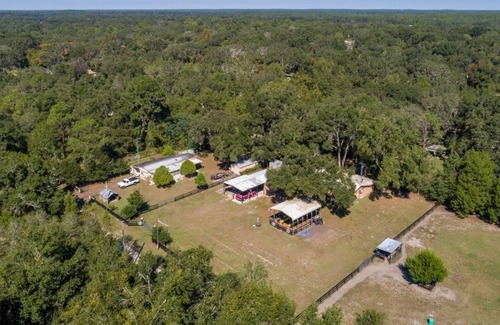 Ocklawaha RV Rental | Rv Port campsite country living at its best