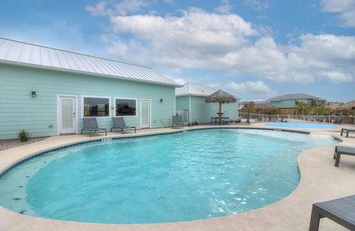 Port Aransas RV Rental | RV Site Only! Pool, In Town, Dog Park, Fishing, Wifi, Laundry Room