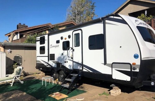 Fire Mountain House | RV with a view, private/1 mile to beautiful beach