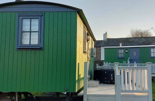 Wigton Cottage | Ryans Retreat, shepherds hut with hot tub and pet friendly close to beach and Hadrian's Wall