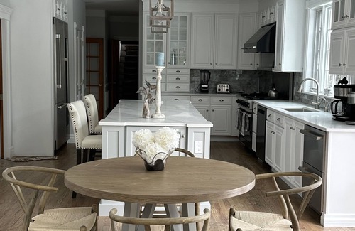 Rye Beach House | Rye Beach Estate - less than a mile to Jenness beach !