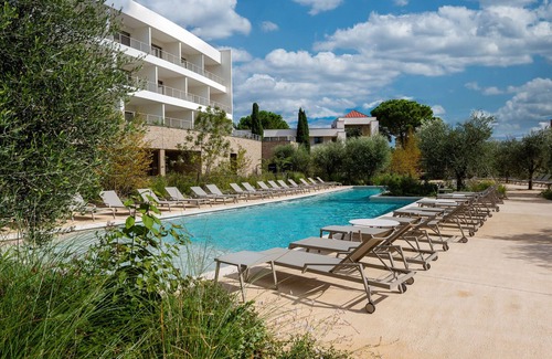 Baillargues Condo | Séjour chic avec accès au spa + piscine