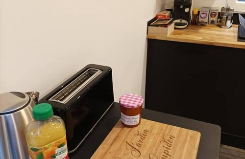 Balbigny Apartment | Séjour en Amoureux Avec Jacuzzi + Sauna