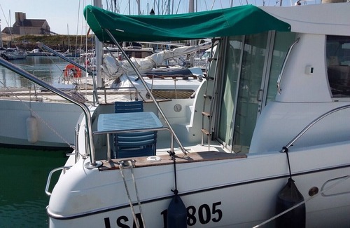 Les Sables d'Olonne Boat Rental | Séjour insolite sur un bateau au ponton