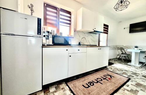 Avrig Apartment | S-HOUSE Avrig Apartament Spațios cu Terasă Privată lângă Sibiu Ideal pentru Cupluri , Familii sau Tranzit