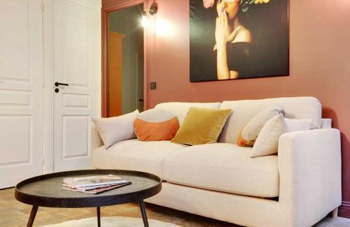 Quartier Sainte-Avoye Apartment | S Stylist and Unique Getaway 8p