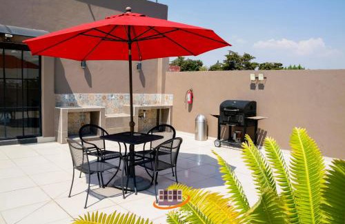 Ciudad Lopez Mateos Apartment | S08 MASTER SUITE Premium Frente al TEC CEM con Cocineta WiFi Balcón Parking Terraza