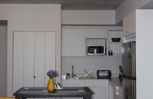 Mata Redonda Apartment | Sabana Condo free Parking& HighSpdWifi