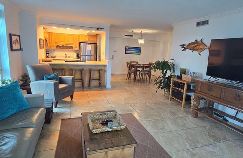 Villa Sabine Condo | Sabine Yacht & Racquet Club 2/2 Condo- beautiful Gulf and Bay views!