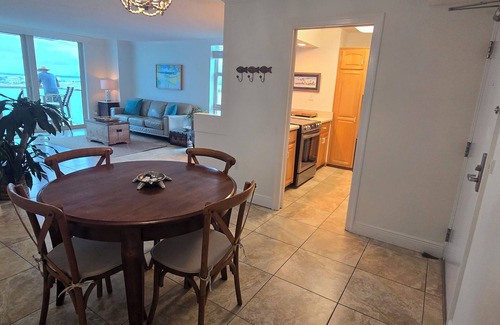Villa Sabine Condo | Sabine Yacht & Racquet Club 2/2 Condo- beautiful Gulf and Bay views!