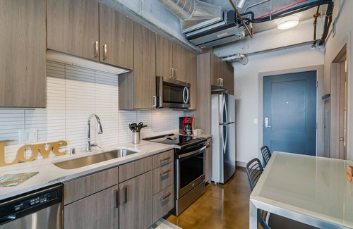 Warehouse District Condo | Sable 602 - Alcove