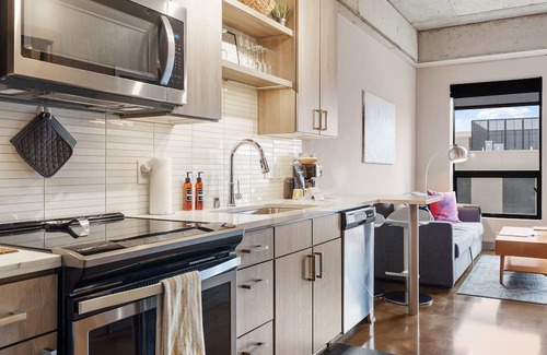Warehouse District Condo | Sable 603 - Alcove