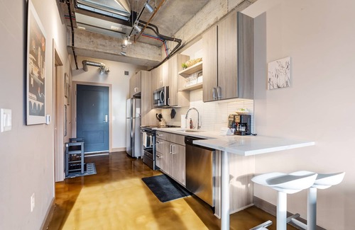 Warehouse District Condo | Sable 603 - Alcove