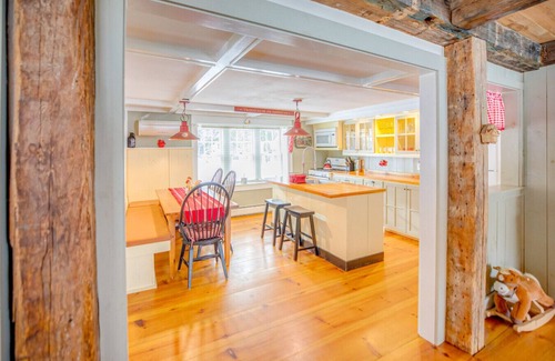 Carroll County House | Saco Access Farmhouse-Dog friendly-Fireplaces