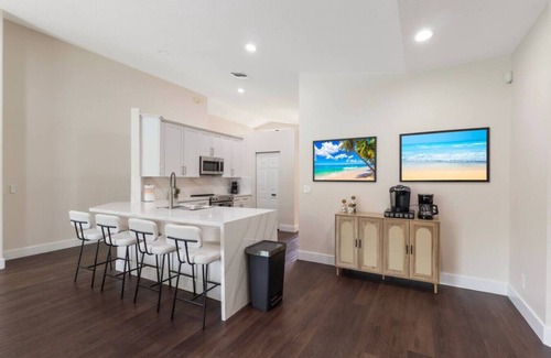 Greenview Shores House | Saddle Up in Style - Heated Pool
