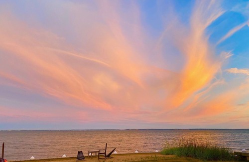 Mattituck Cottage | Safe Family Fun, steps from Veteran's Beach.