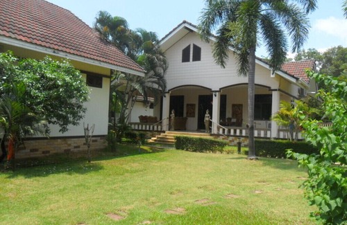 Rayong House | Safir Village 3 bedroom villa near Suan Son Beach