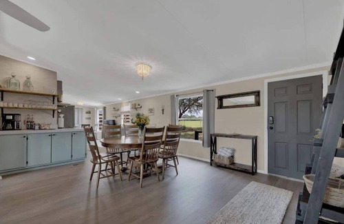 Fredericksburg House | Sage: Waterfront Hill Country Retreat w/Hot-Tub