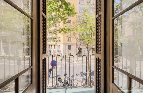 Horta-Guinardo Apartment | Sagrada Familia 360