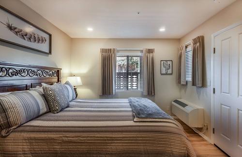 Uptown Sedona Hotel | Saguaro Room #101 @ Sedona Uptown Suites