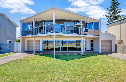 Aldinga Beach House | Sail Away - Aldinga Beach - C21 SouthCoast Holidays