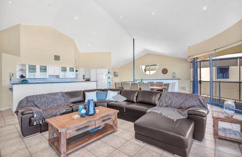 Aldinga Beach House | Sail Away - Aldinga Beach - C21 SouthCoast Holidays