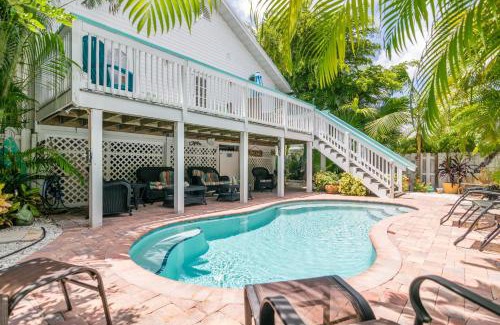Bradenton Beach House | Sail Away Cottage