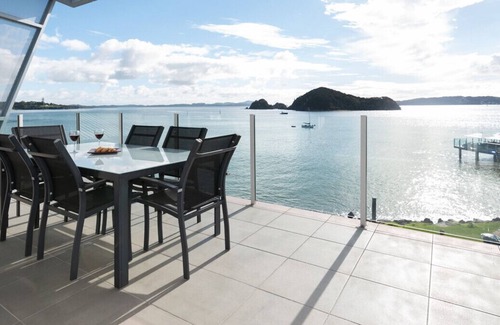 Paihia Cottage | SAIL AWAY - WATERFRONT PAIHIA HOLIDAY APARTMENT in Paihia
