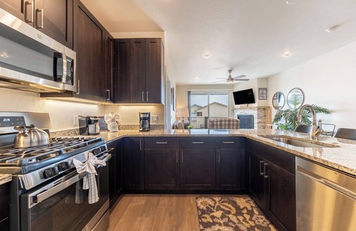 Dillon Apartment | Sail Lofts #303