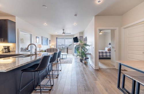 Dillon Apartment | Sail Lofts #303