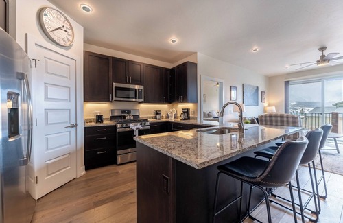 Dillon Apartment | Sail Lofts #303