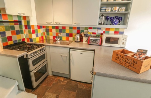 Whitby Cottage | Sailing By