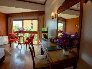 Hua Hin Hotel | Sailom Hotel Hua Hin - SHA Extra Plus