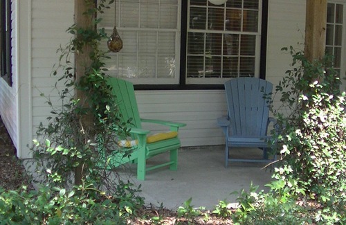 Saint Simons Heights Cottage | Saint Simons Island Low Country Cottage, Pets Welcome!