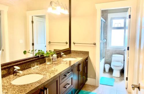 Richmond House | Sakura Stay two bedrooms with a private bathroom