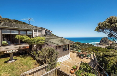 Piha House | SALE UNTIL OCTOBER - $330.00 per night.