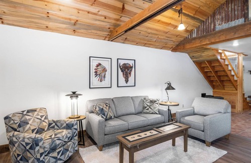 Bozeman Cabin | Salesville Bunkhouse - Two bedroom bunkhouse located in Gallatin Gateway, MT!