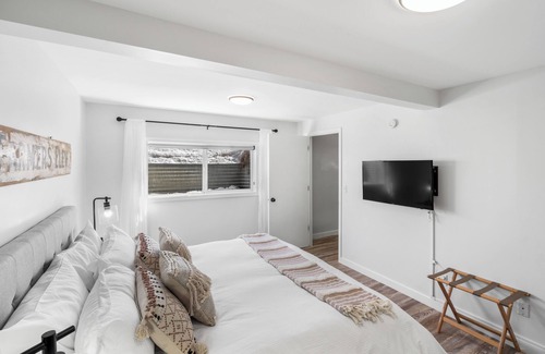 Bozeman House | Salesville Down -Sweet and Cozy 1 bedroom duplex located in Gallatin Gateway!