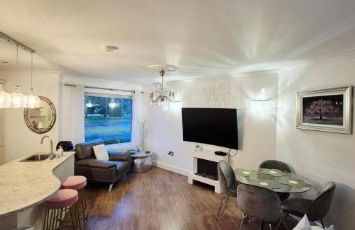 Coleraine Apartment | Sally's at Number 73 with Private Hot Tub & Sauna