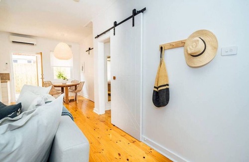 Glenelg South Apartment | Salt at Arlo`s - Refined luxury in Glenelg · ★Salt at Arlo`s★✔Refined luxury in Glenelg✔WiFi