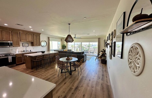 Yuma House | Salt Cedar on the Lagoon- Modern Waterfront, dock, 3 bedroom, 2 suites, 4 bath