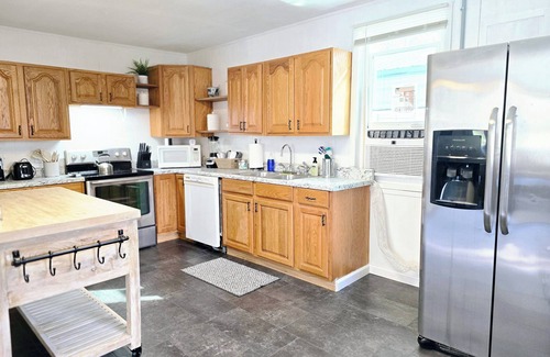 Red Boiling Springs House | Salt Lick Creek Cottage, Peaceful Countryside, Day Trip to Nashville