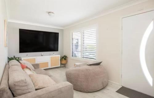 Culburra Beach House | Salt Water Breeze -pet friendly-spa!