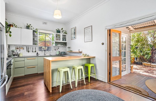 South Fremantle Cottage | Saltbush Cottage in fabulous South Fremantle.