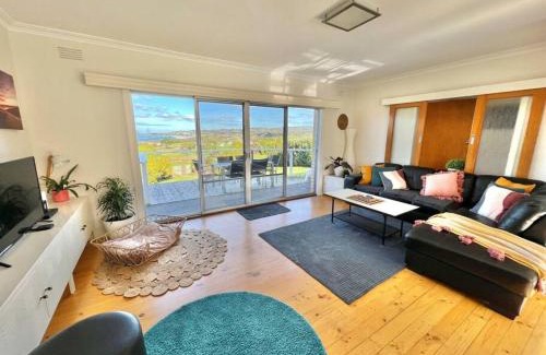 Apollo Bay House | Saltwater Haven - Pets Welcome. Wifi. Amazing View