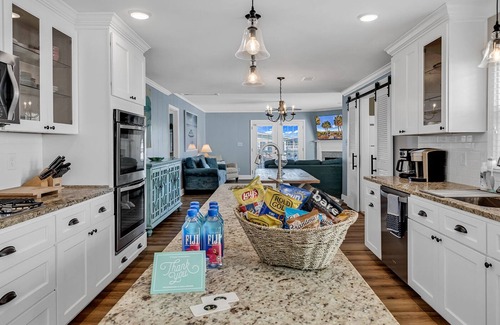North Myrtle Beach House | Salty Beach: Walk2Beach*Bar*Dock+Kayaks*Fireplaces