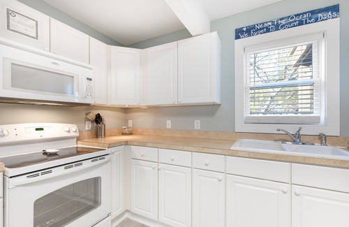 Folly Beach Villa | Salty Shack #B - Across from the Beach - Central Location
