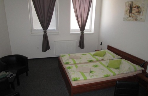 Nove Zamky Bed & Breakfast | Salur