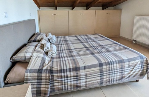 Kamena Vourla Apartment | Samaras Apartments - Sea View Attic