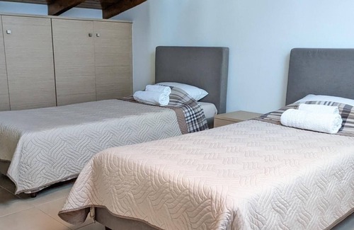 Kamena Vourla Apartment | Samaras Apartments - Mountain View Attic